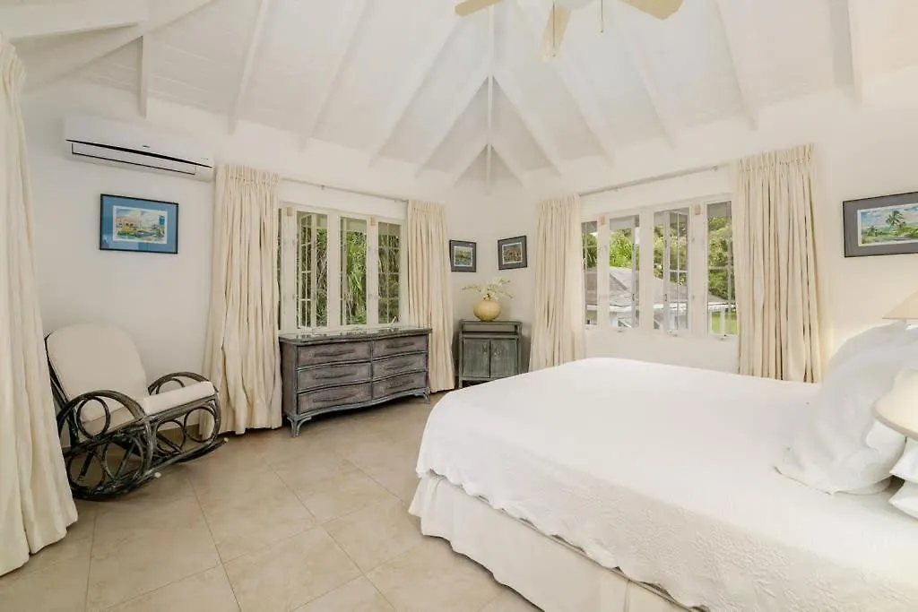 סנט ג'יימס Luxury Villa With A Stunning Private Swimming Pool  סנט ג'יימס